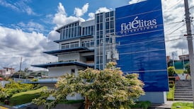 La Nacion logo