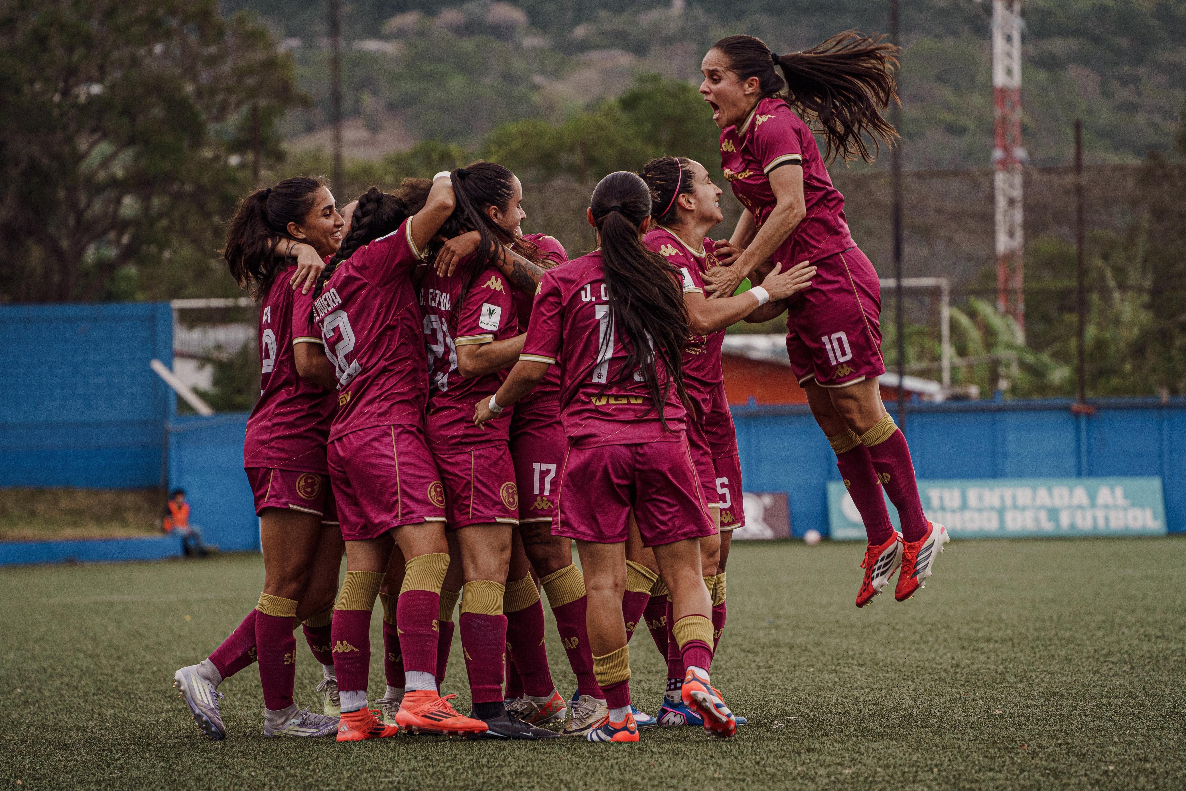Saprissa FF le ganó a Sporting en la semifinal a partido único.
