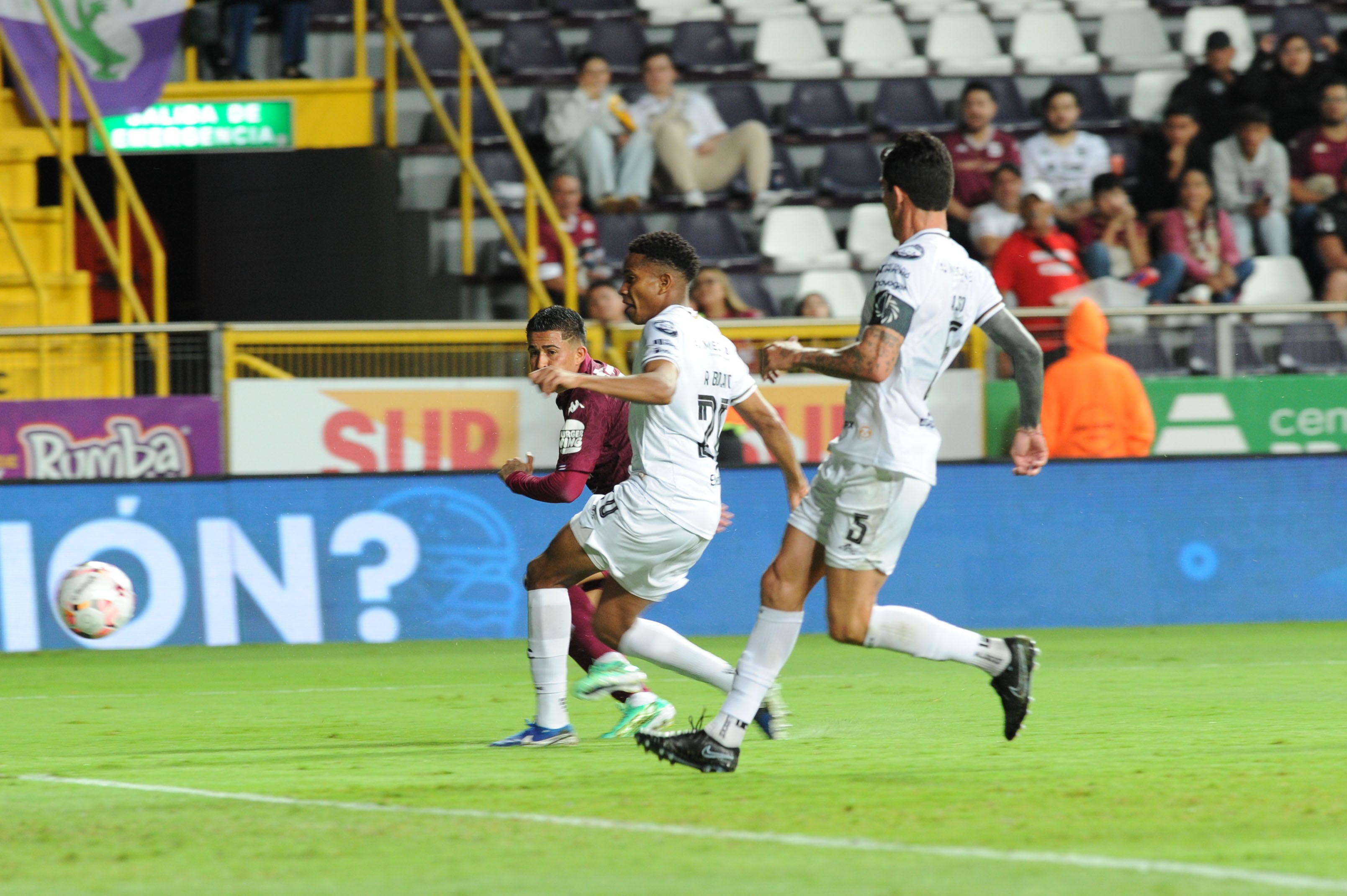 15/10/2026 Tibas Estadio Ricardo Saprissa, jornada 11 del Torneo de Apertura de la Primera División entre el Deportivo Saprissa vs Sporting FC. Fotografía: Marvin Caravaca.
