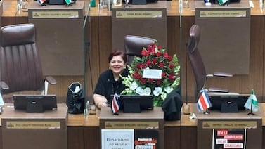 Este fue el gesto del PLN hacia Dinorah Barquero tras burla de otro diputado: ‘Es una mujer bella en todos sus extremos’