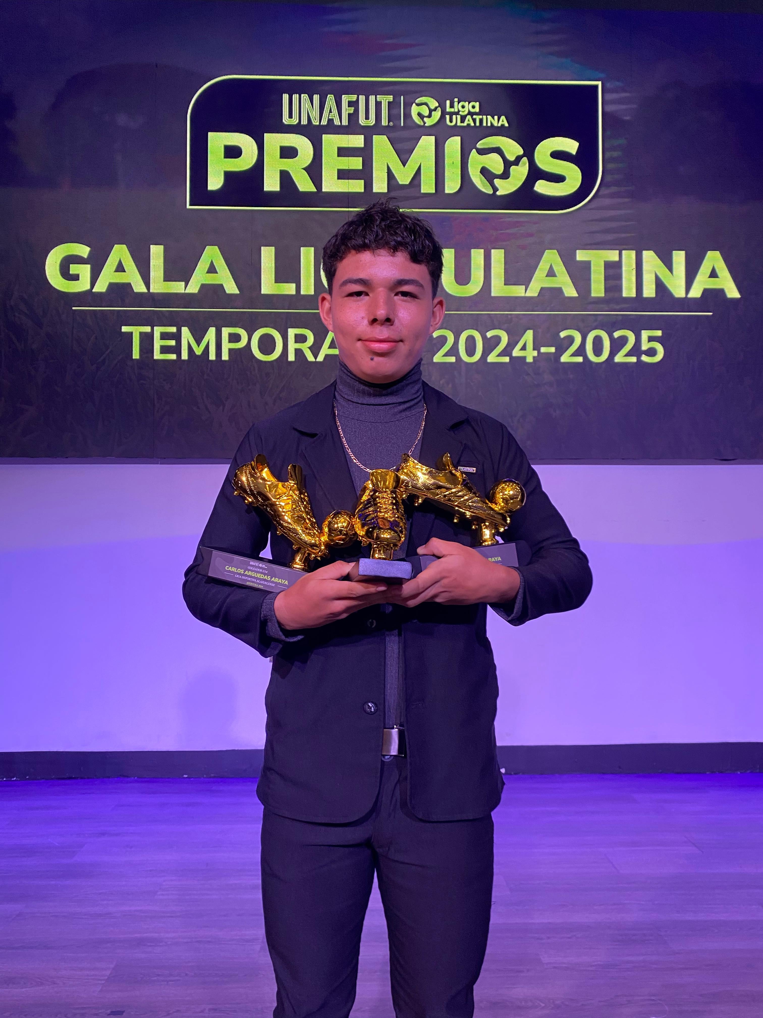 Carlos Arguedas practica definición todos los días. El cachorro de Liga Deportiva Alajuelense es un goleador nato.