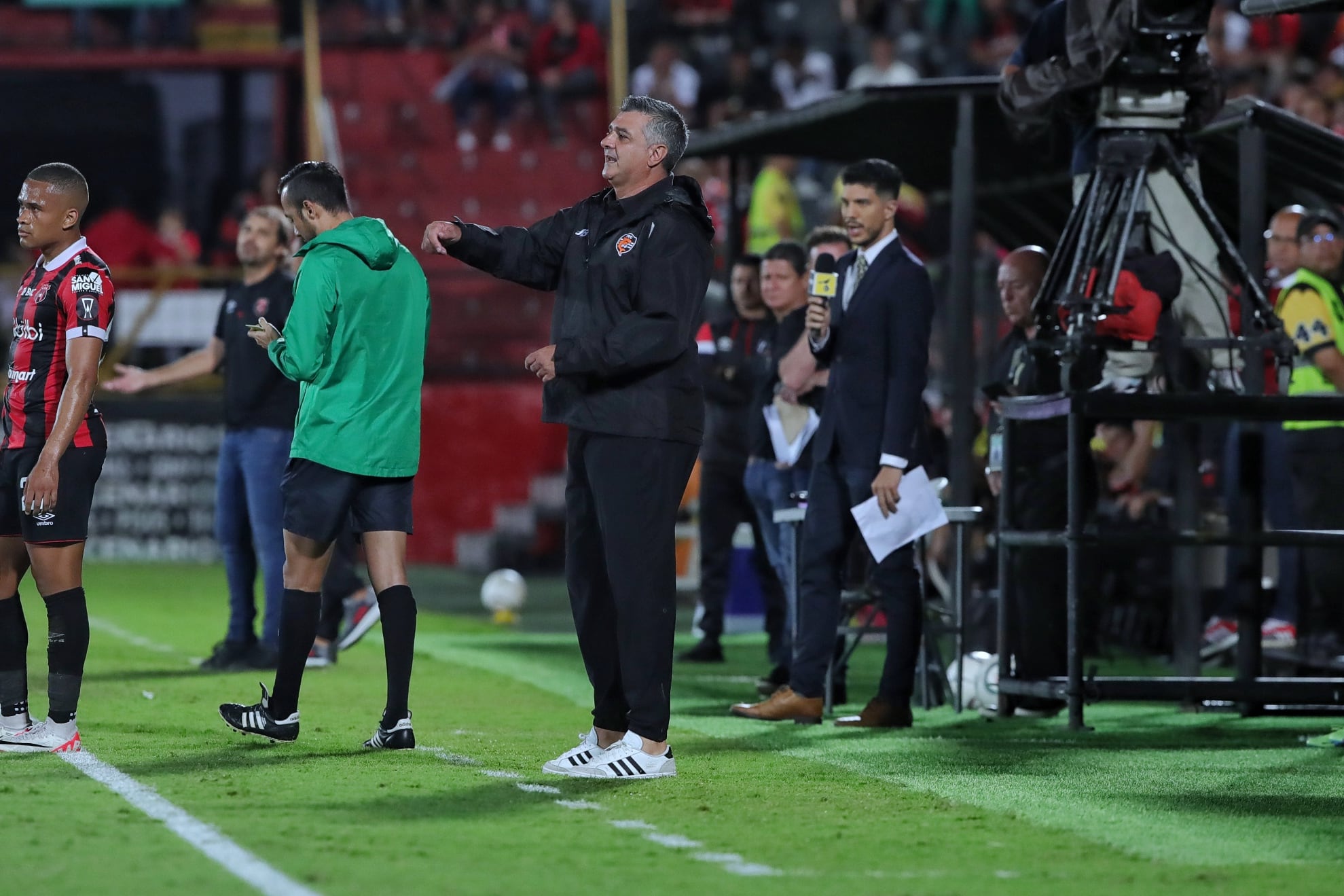 1609/2023/ Juego entre Liga Deportiva Alajuelense vs Puntarenas FC por la jornada 10 del torneo apertura de la Liga Promerica en el estadio Alejandro Morera Soto / foto John Durán