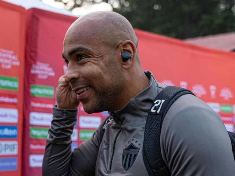 Alexander Robinson es un líder en el camerino del Antigua de Guatemala.