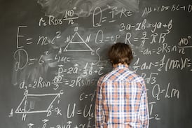 ¿Y ahora quién va a pensar? La inteligencia artificial sacude el mundo de las matemáticas en Costa Rica