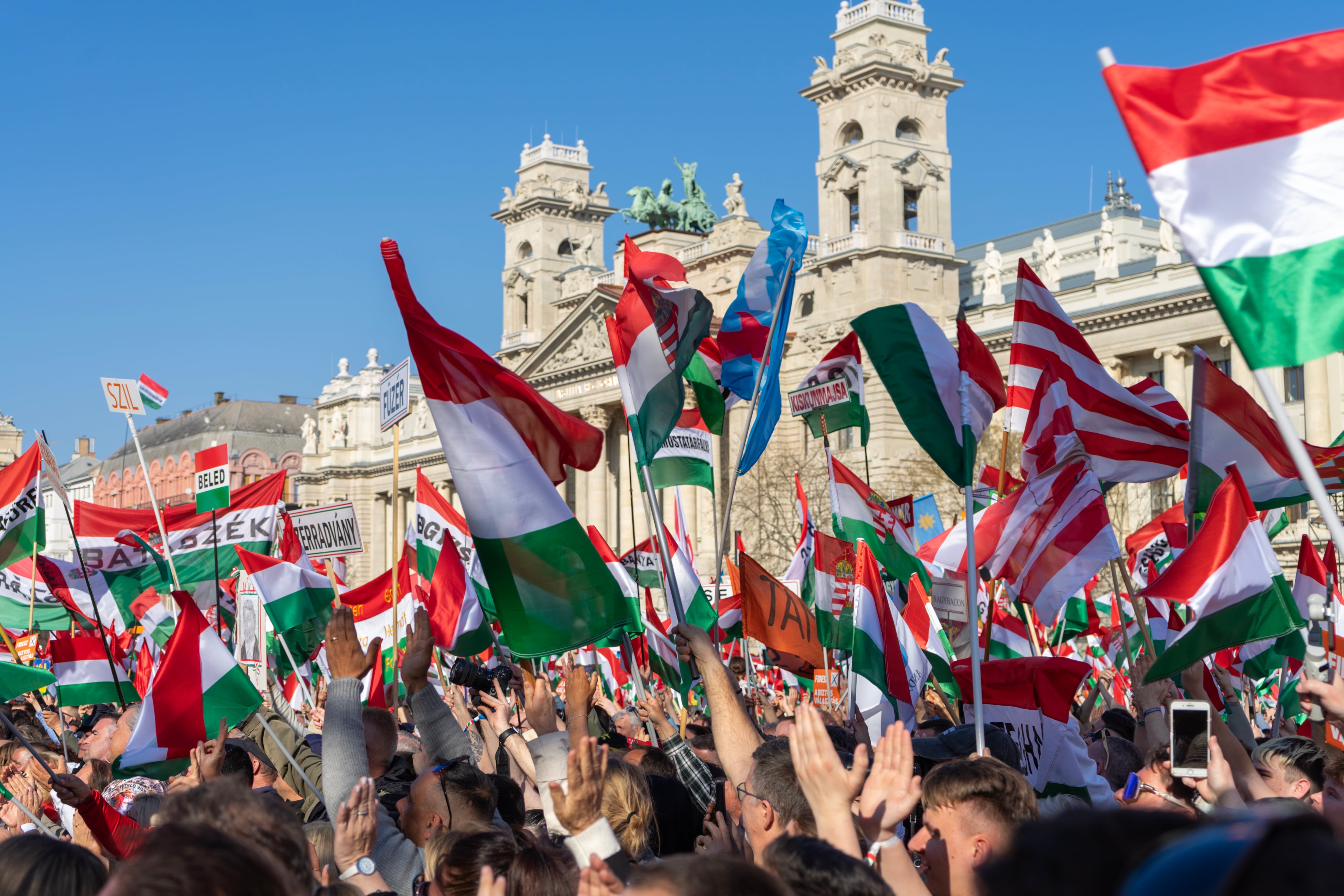 15 de marzo de 2026: Hungría celebra su Día Nacional para conmemorar el inicio de la Revolución de 1848. Esta fecha rinde homenaje a la lucha del pueblo húngaro por la libertad, la independencia nacional y los derechos civiles frente al dominio del Imperio austríaco.