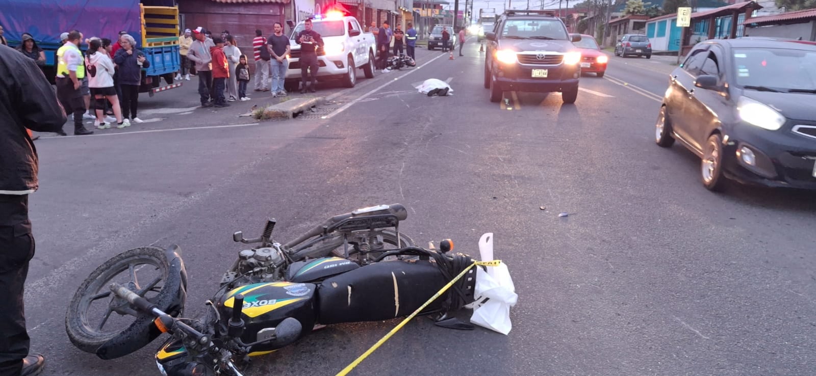 El conductor fallecido fue identificado con el apellido Carvajal, de 34 años.