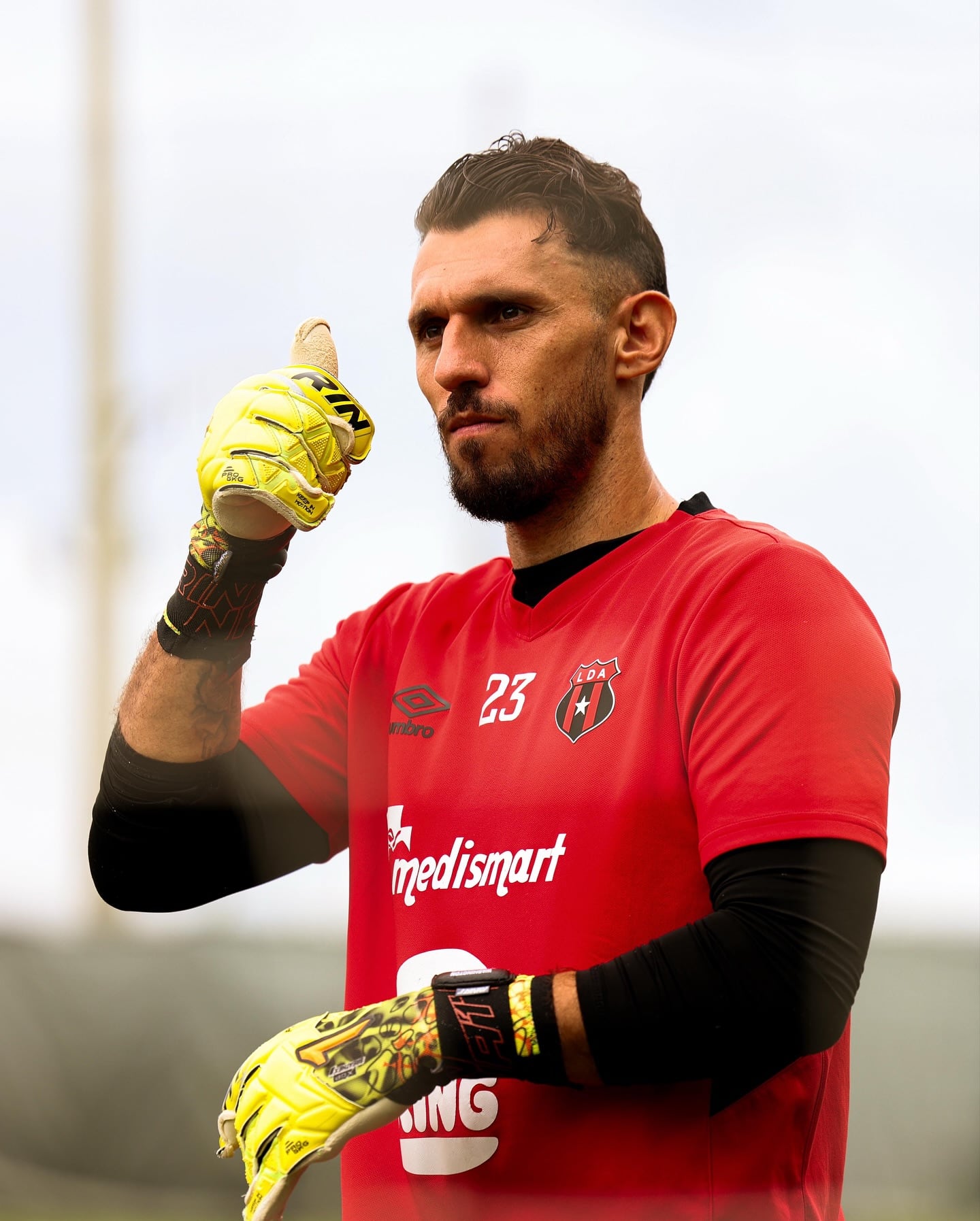 Washington Ortega viajó a Honduras y se perfila como el arquero titular de Liga Deportiva Alajuelense contra Olimpia.