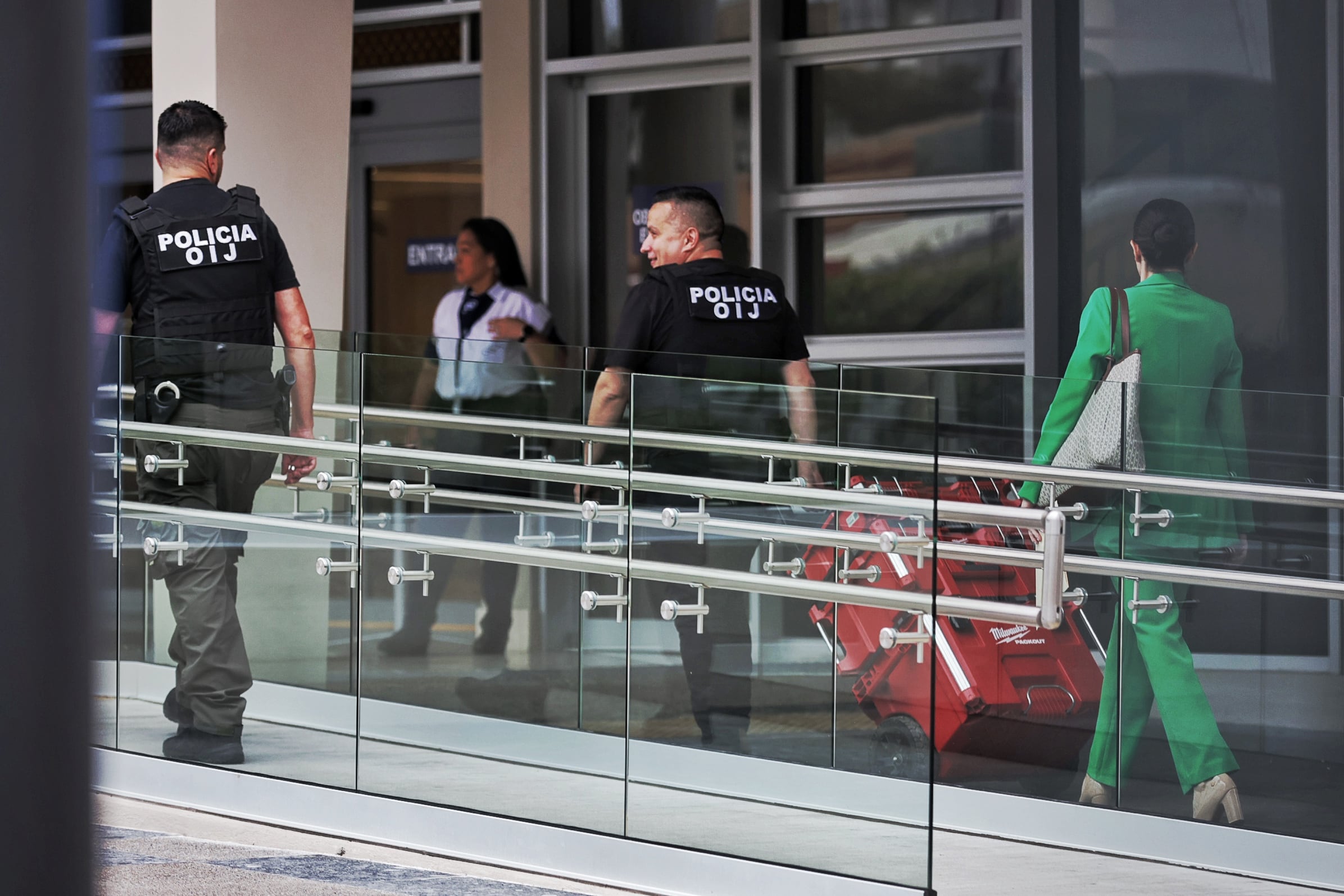 23/09/2024/ Allanamiento oficinas centrales de la CCSS / Foto John Durán