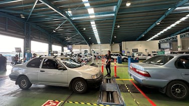 Dekra abrirá domingos sus estaciones de revisión vehicular a partir de este 4 de octubre