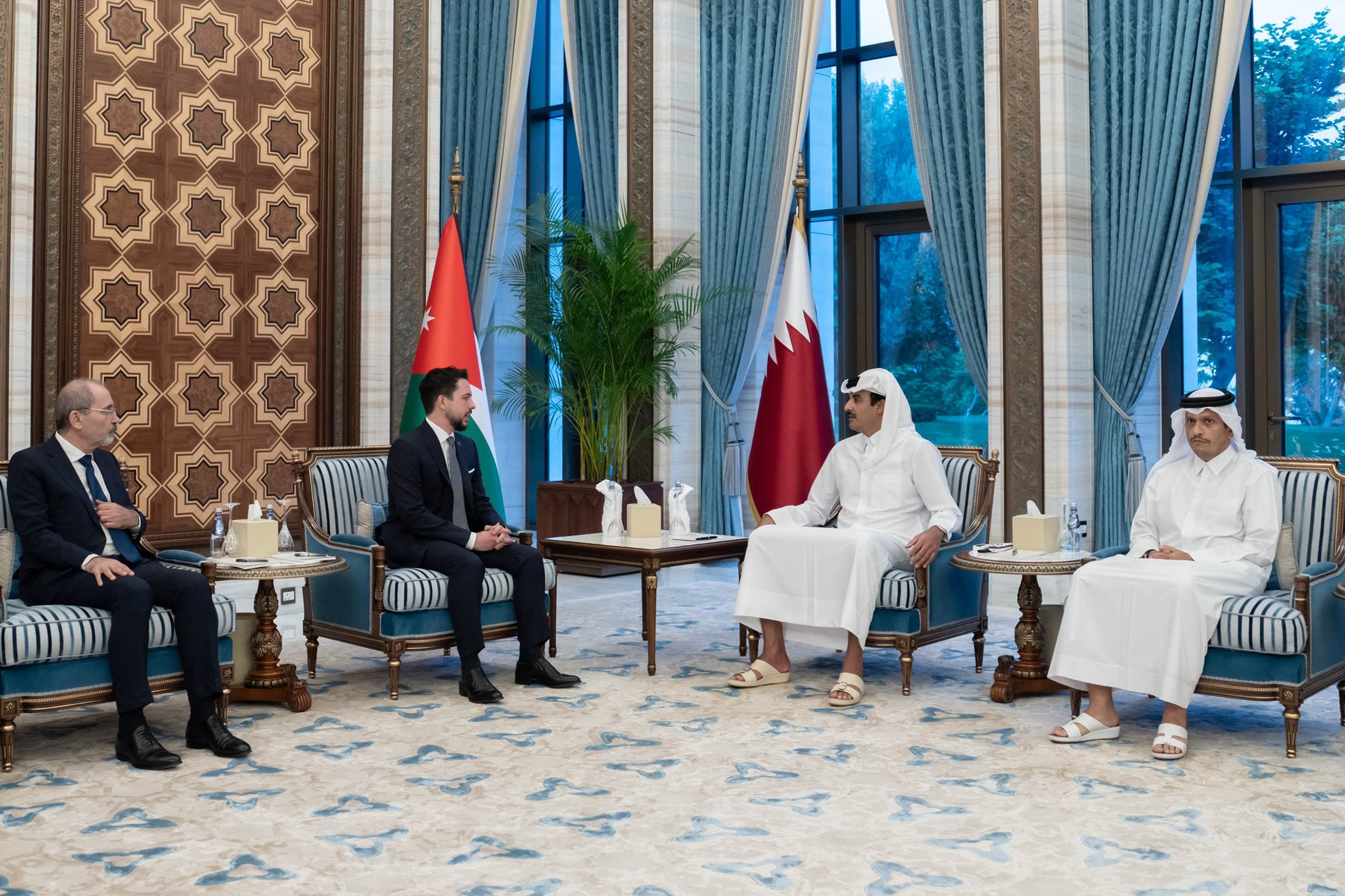 El primer ministro de Catar, Mohamed bin Abdelrahman Al Thani, criticó a Netanyahu tras el ataque israelí en Doha contra líderes de Hamás. (Foto: AFP)