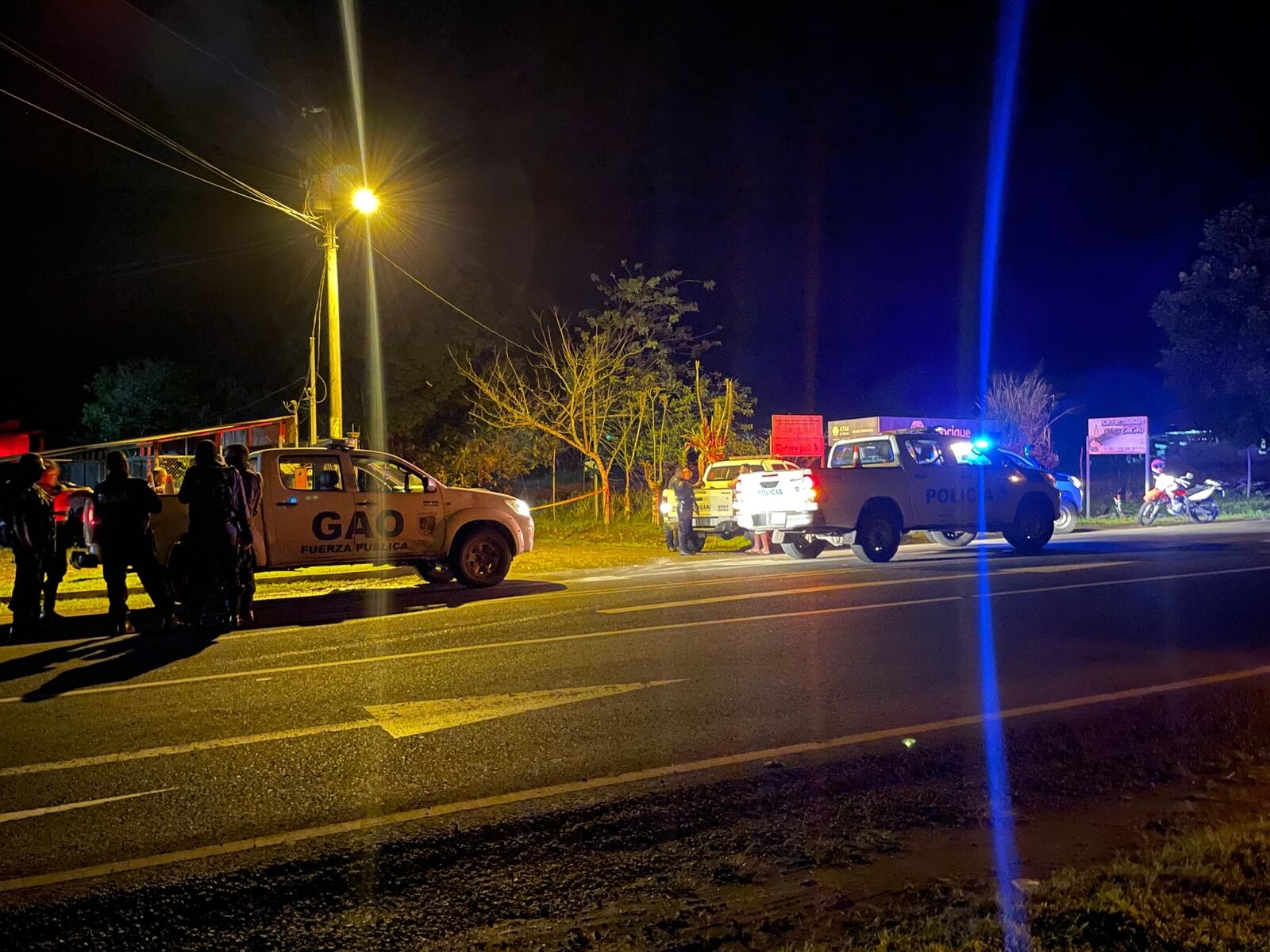 Anoche en Katira de Guatuso se registró el cuarto homicidio doble de este mes. Foto: Edgar Chinchilla.
