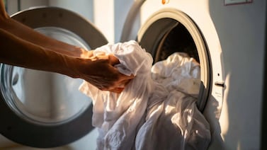 ¿Qué prendas se pueden lavar juntas en la lavadora? Guía práctica para evitar manchas y daños