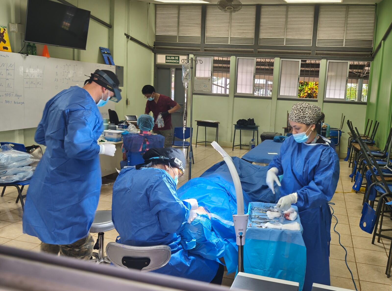 Medicina Táctica, una organización sin fines de lucro, dedicó un fin de semana a atender a los vecinos de varias comunidades fronterizas con Nicaragua. Se practicaron procedimientos odontológicos, vasectomías e incluso, atención veterinaria.