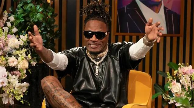 Adam "Pacman" Jones, exjugador de la NFL, en una entrevista donde confiesa cómo eludió los controles antidopaje de la liga al no usar su propia muestra de orina.