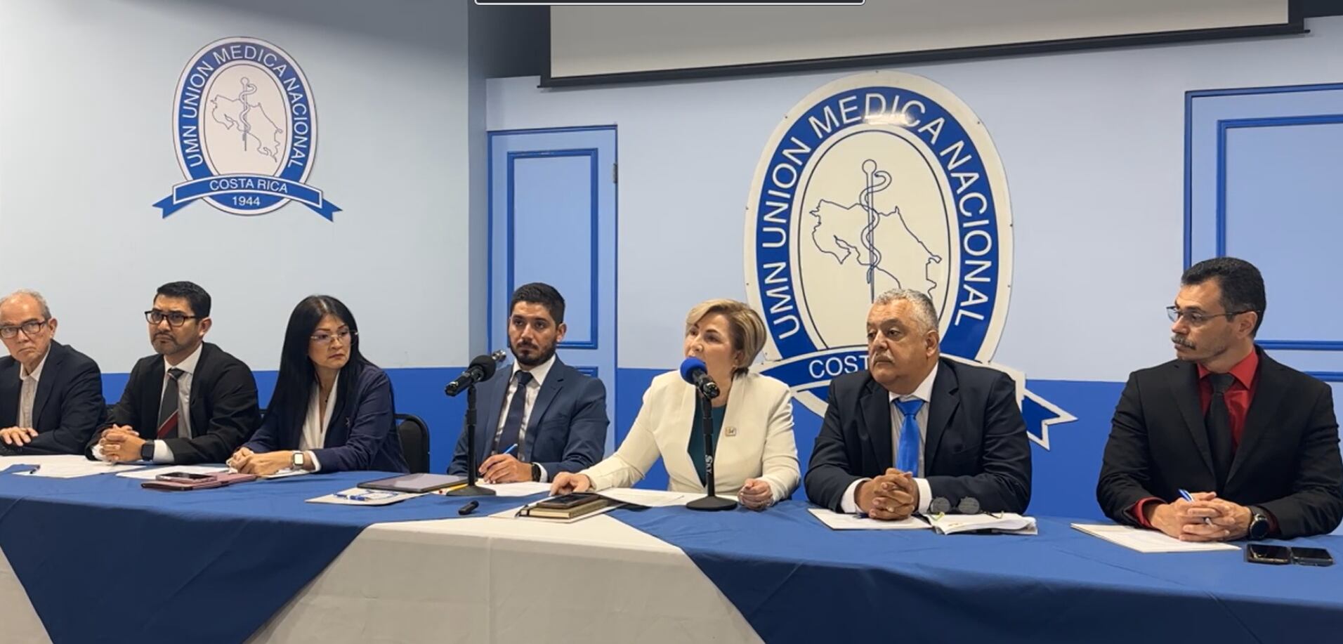 Mesa con la Unión Médica Nacional