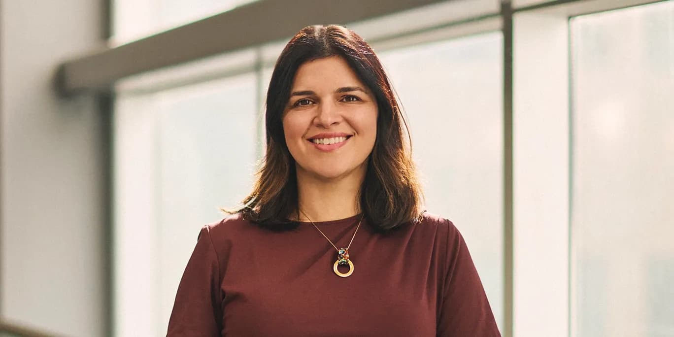 La microbióloga costarricense Marie-Claire Arrieta, profesora de la Universidad de Calgary, también es coautora del libro Let Them Eat Dirt, dirigido a padres de familia sobre cómo cuidar la salud de bebés y niños tomando en cuenta sus microbios.