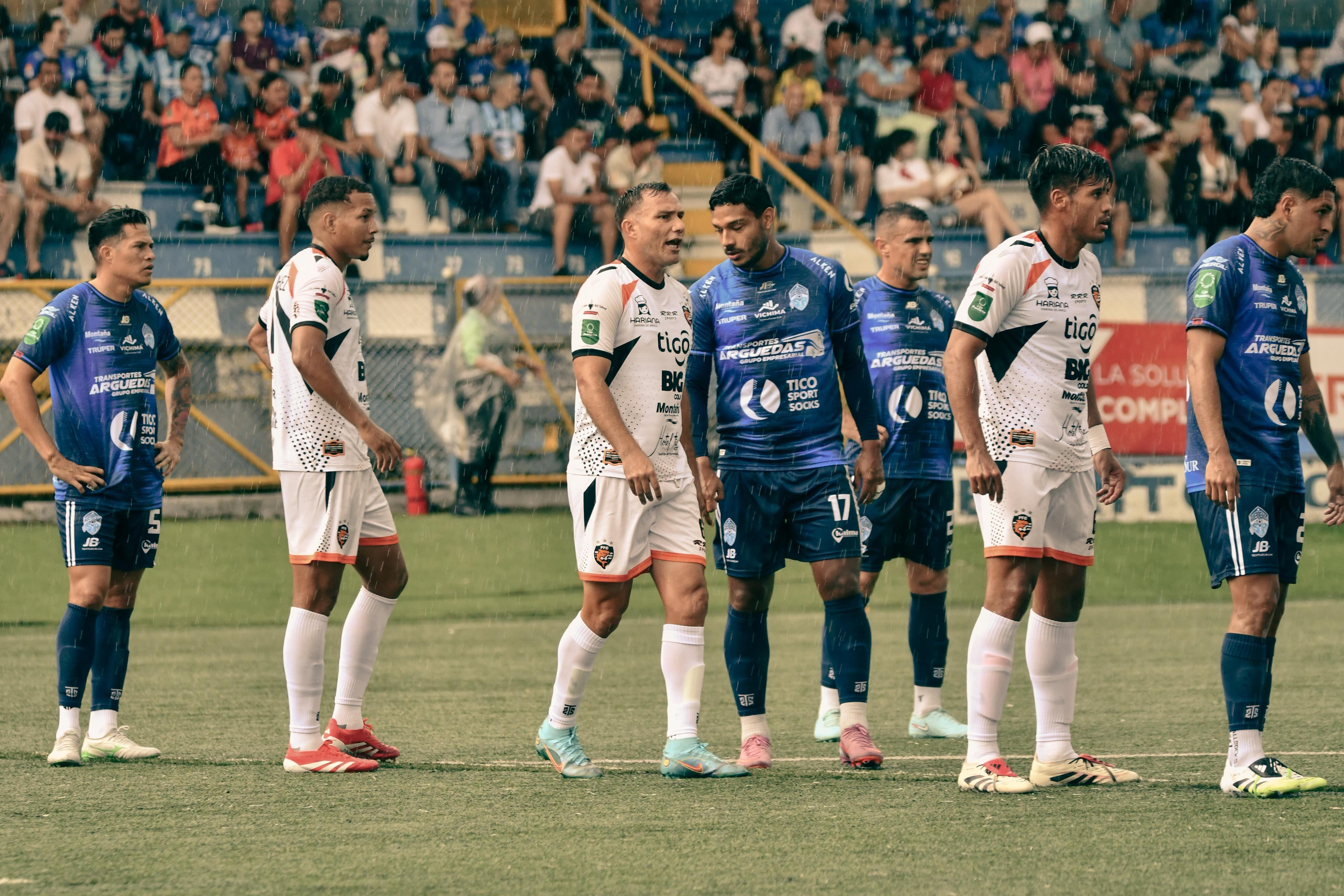 Encuentro entre Pérez Zeledón y Puntarenas en el Apertura 2025