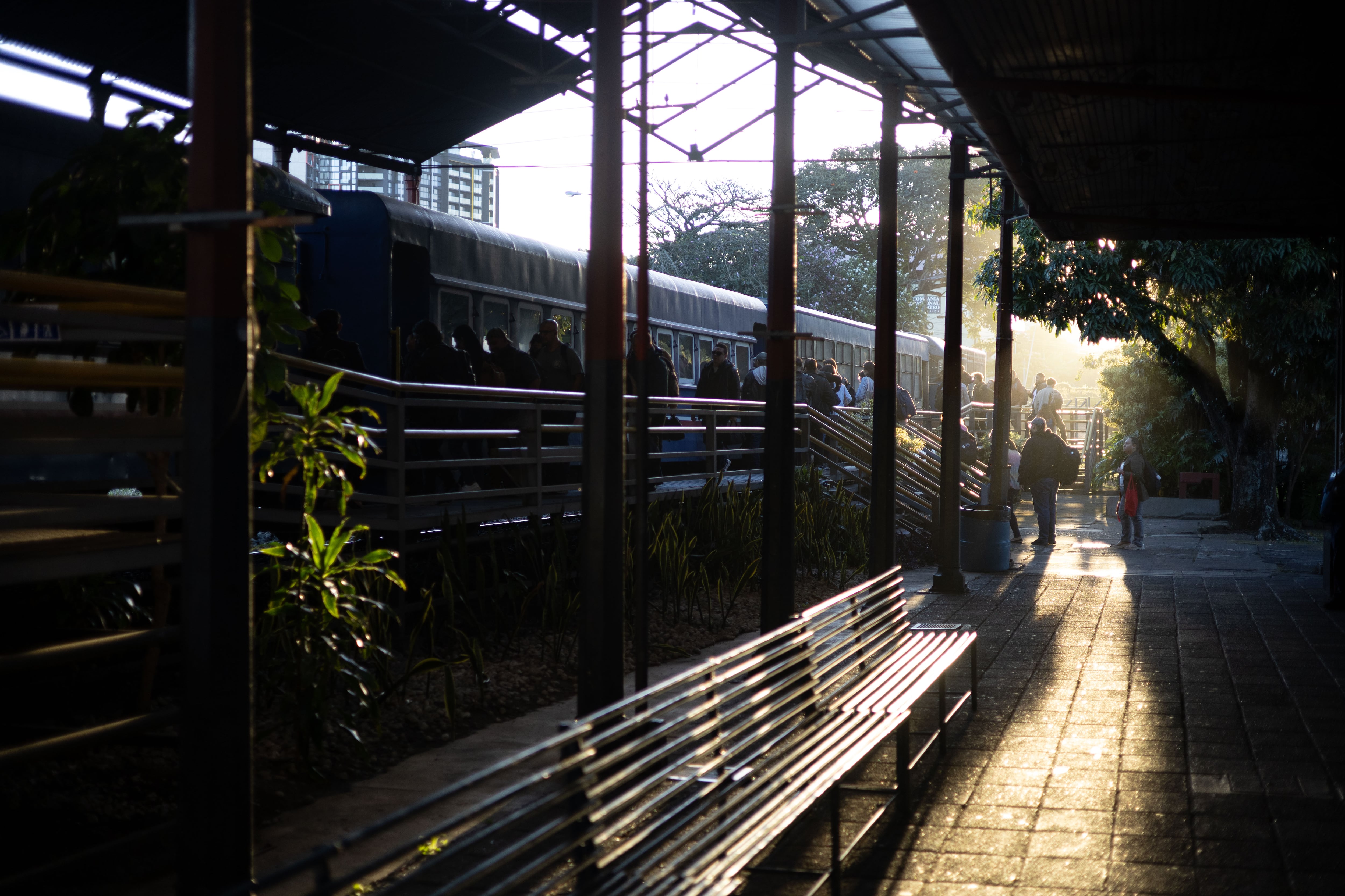 Un tren nuevo puede mover entre 40.000 y 80.000 pasajeros por hora y sentido.