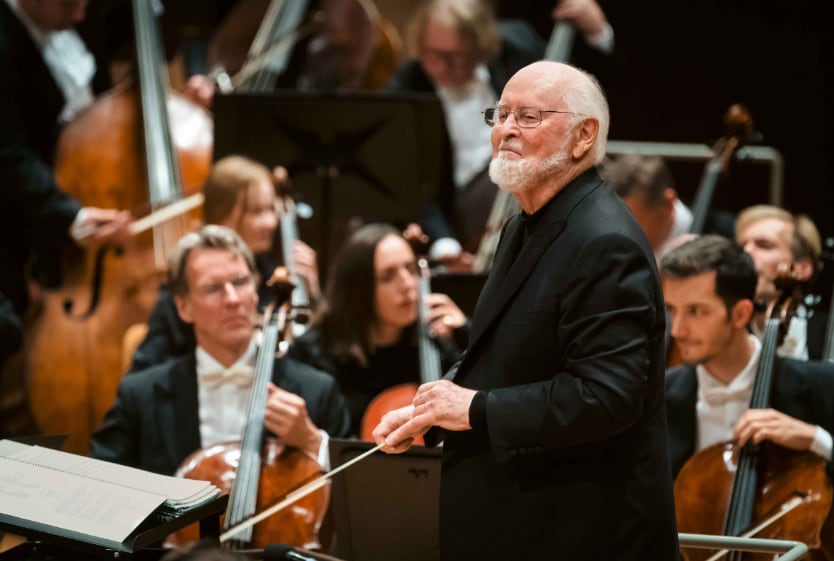 John Williams dirigiendo un concierto en Berlín.
