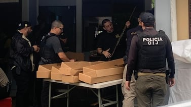 Decomisos de fusiles de asalto a grupos criminales crecen 50% en dos años; en Costa Rica se ensamblan y la violencia recrudece