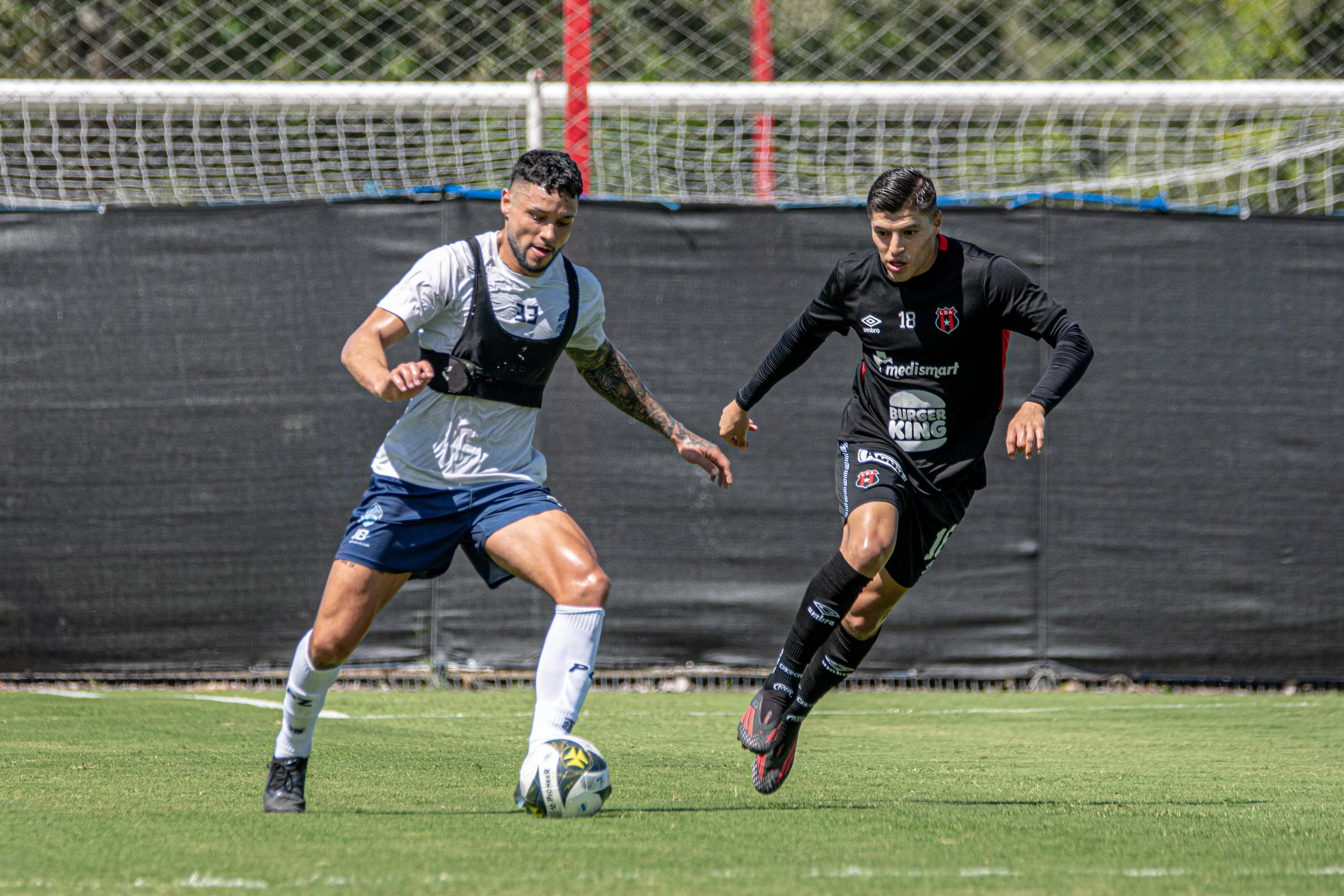 Liga Deportiva Alajuelense y Pérez Zeledón hicieron fútbol este 13 de junio en el Centro de Alto Rendimiento (CAR), en Turrúcares.