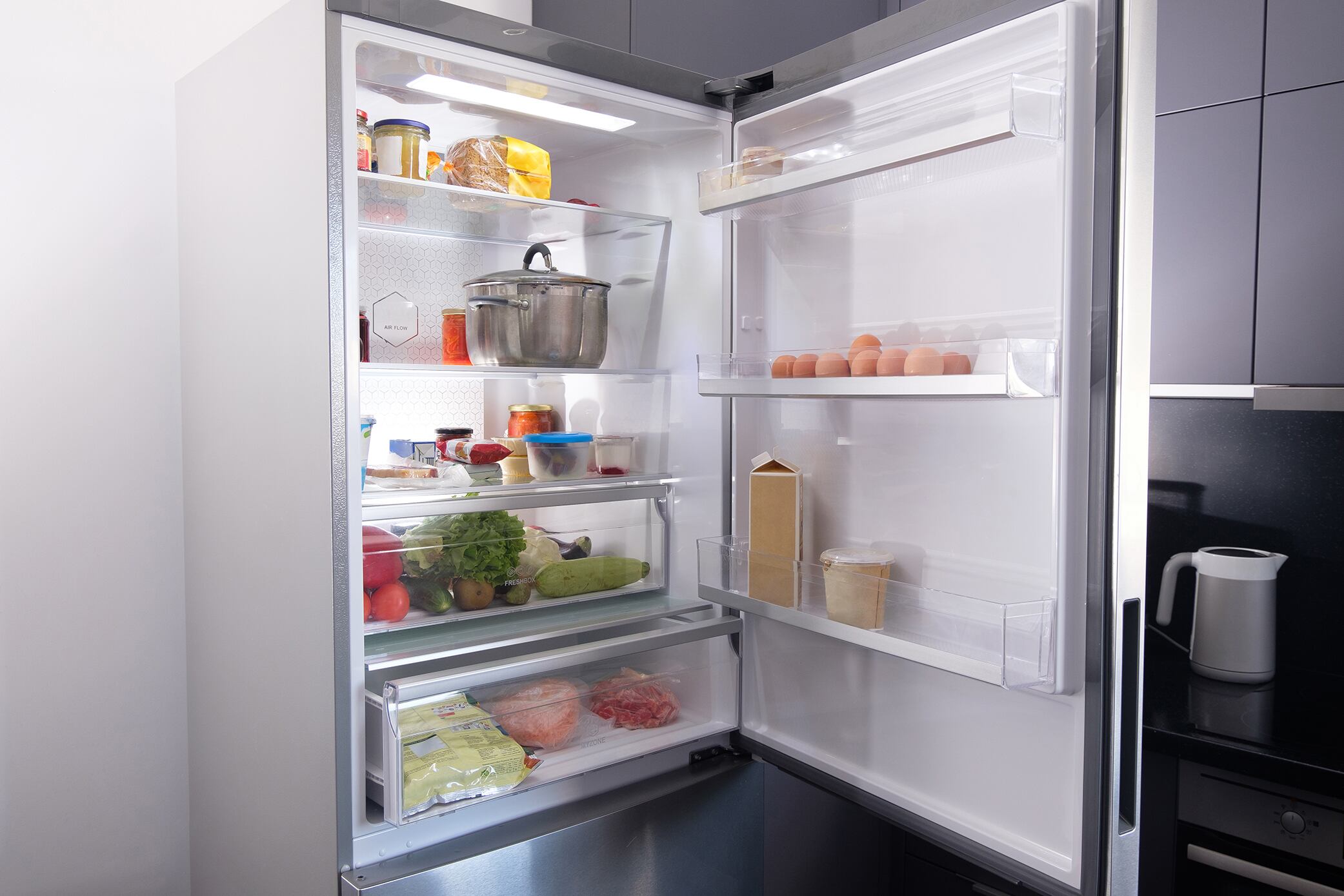Los apagones pueden afectar las comidas que tenemos refrigeradas o congeladas.
Fotografía: Shutterstock