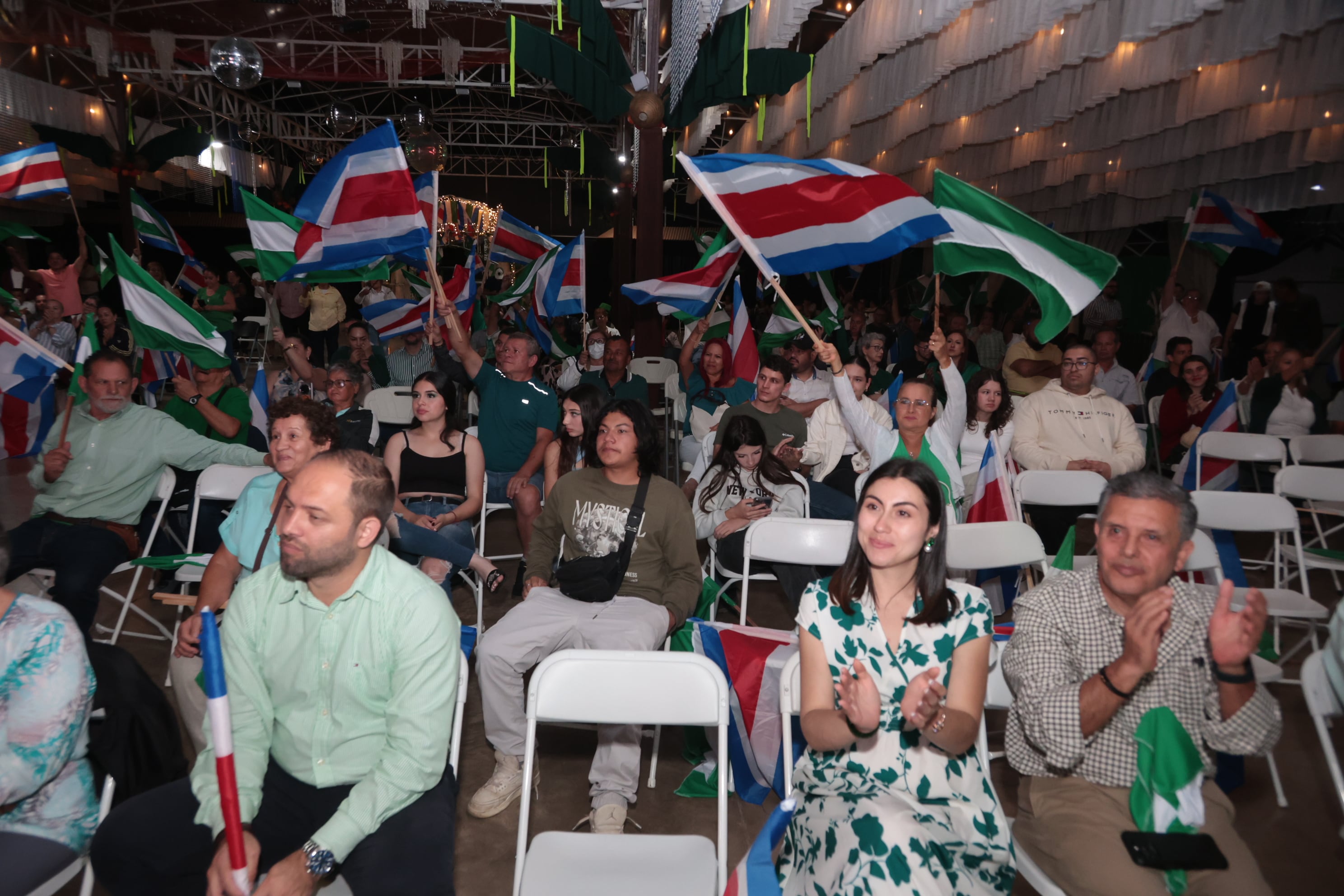 17/01/2026/ Encuentro de Álvaro Ramos con militancia de PLN de San Ramón durante campaña presidencial / elecciones 2026 / Foto John Durán