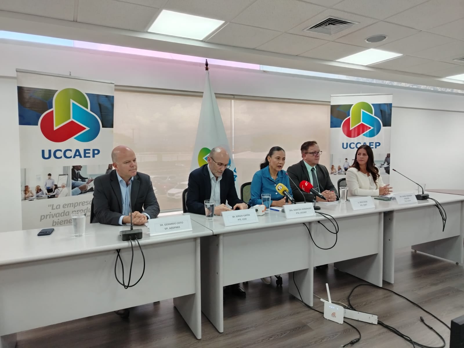 Representantes del sector empresarial de Costa Rica hicieron un vehemente llamado a los diputados para la pronta aprobación del proyecto de Ley de Armonización del Sistema Eléctrico.