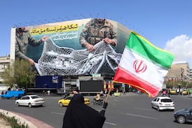 Irán vuelve a cerrar estrecho de Ormuz ante bloqueo de sus puertos por parte de Estados Unidos