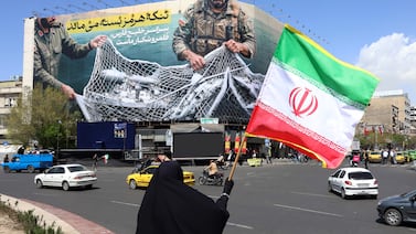 Irán vuelve a cerrar estrecho de Ormuz ante bloqueo de sus puertos por parte de Estados Unidos