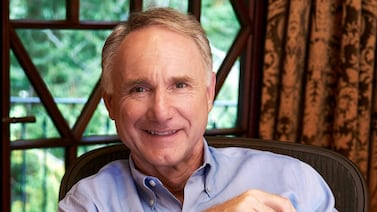 Dan Brown, autor del Código da Vinci, relata por qué prefiere vivir en Costa Rica que en Europa