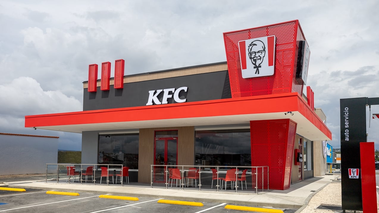 KFC estará en feria de empleo en Desamparados el 30 de abril con vacantes abiertas y requisitos básicos.