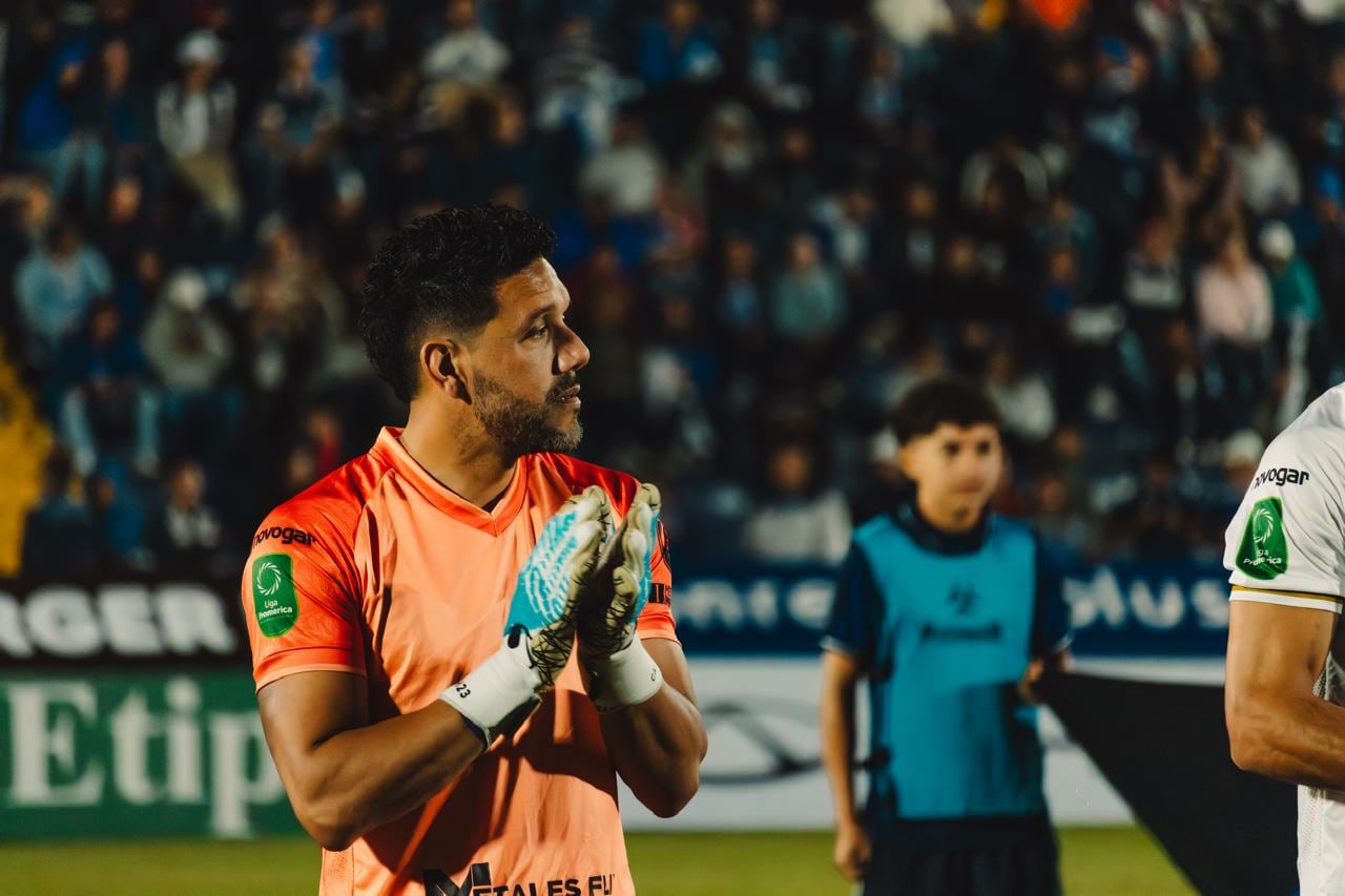 Leonel Moreira fue figura en Sporting este jueves ante Cartaginés.