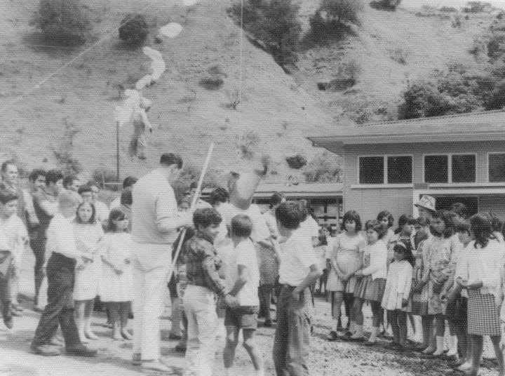 Quema de Judas. Reformatorio de Menores en Tierra Blanca de Cartago. Década de los 60.