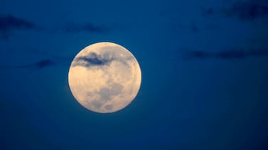 Primera Superluna del 2026 sorprenderá en enero: cuándo verla y por qué brillará más de lo habitual