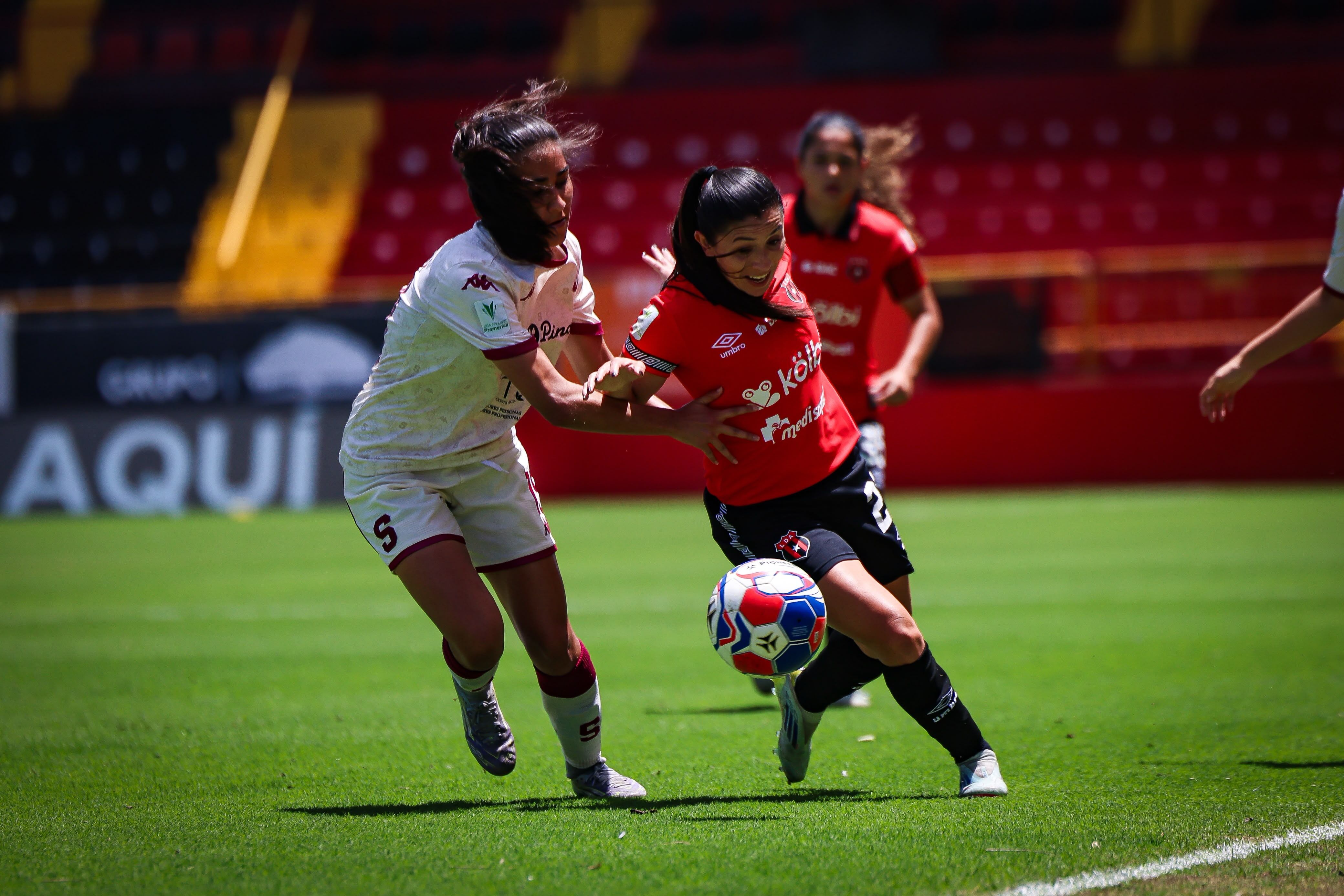 La temperatura fuerte es un rival para Liga Deportiva Alajuelense y Saprissa FF en el clásico por un boleto a Uncaf.