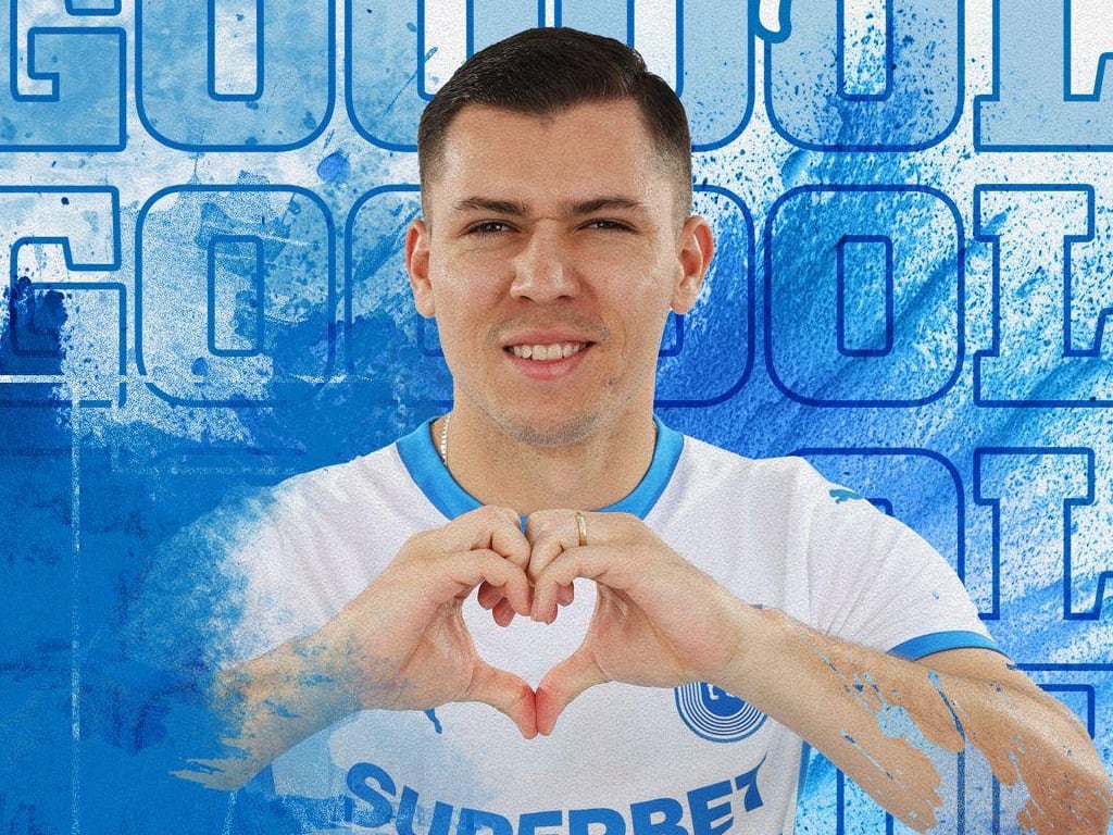 Así anunció la Universida Craiova la diana de Carlos Mora.