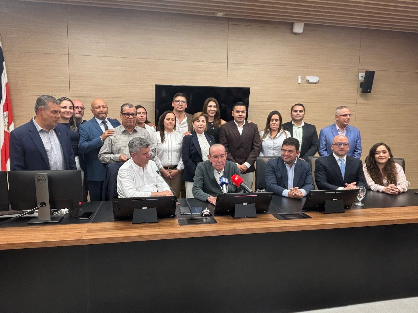 Rodrigo Arias destaca cohesión de futuros diputados del  PLN, ante ofensiva oficialista por ‘reclutar’ votos verdiblancos