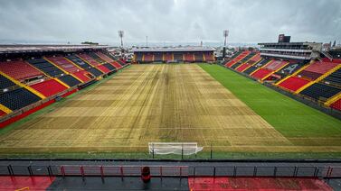 ¿Qué le pasó a la gramilla híbrida del Estadio Alejandro Morera Soto?
