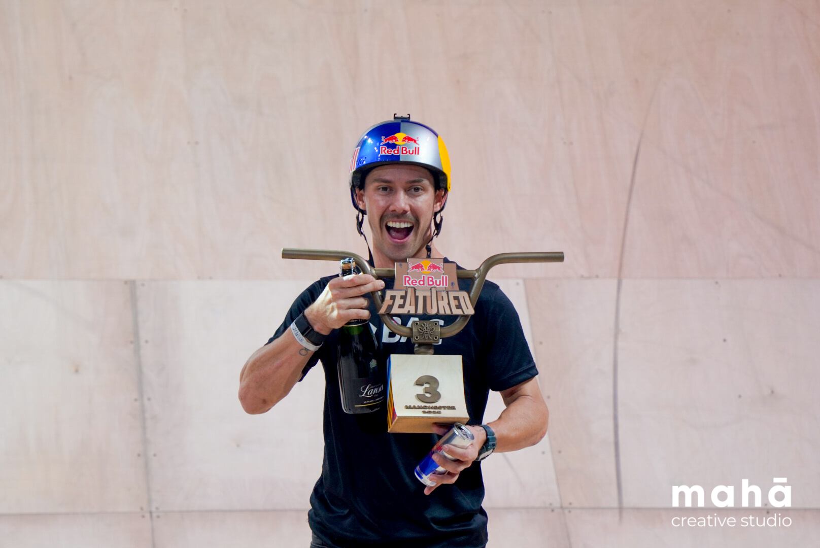 Kenneth Tencio está feliz con el desempeño que tuvo en Manchester.