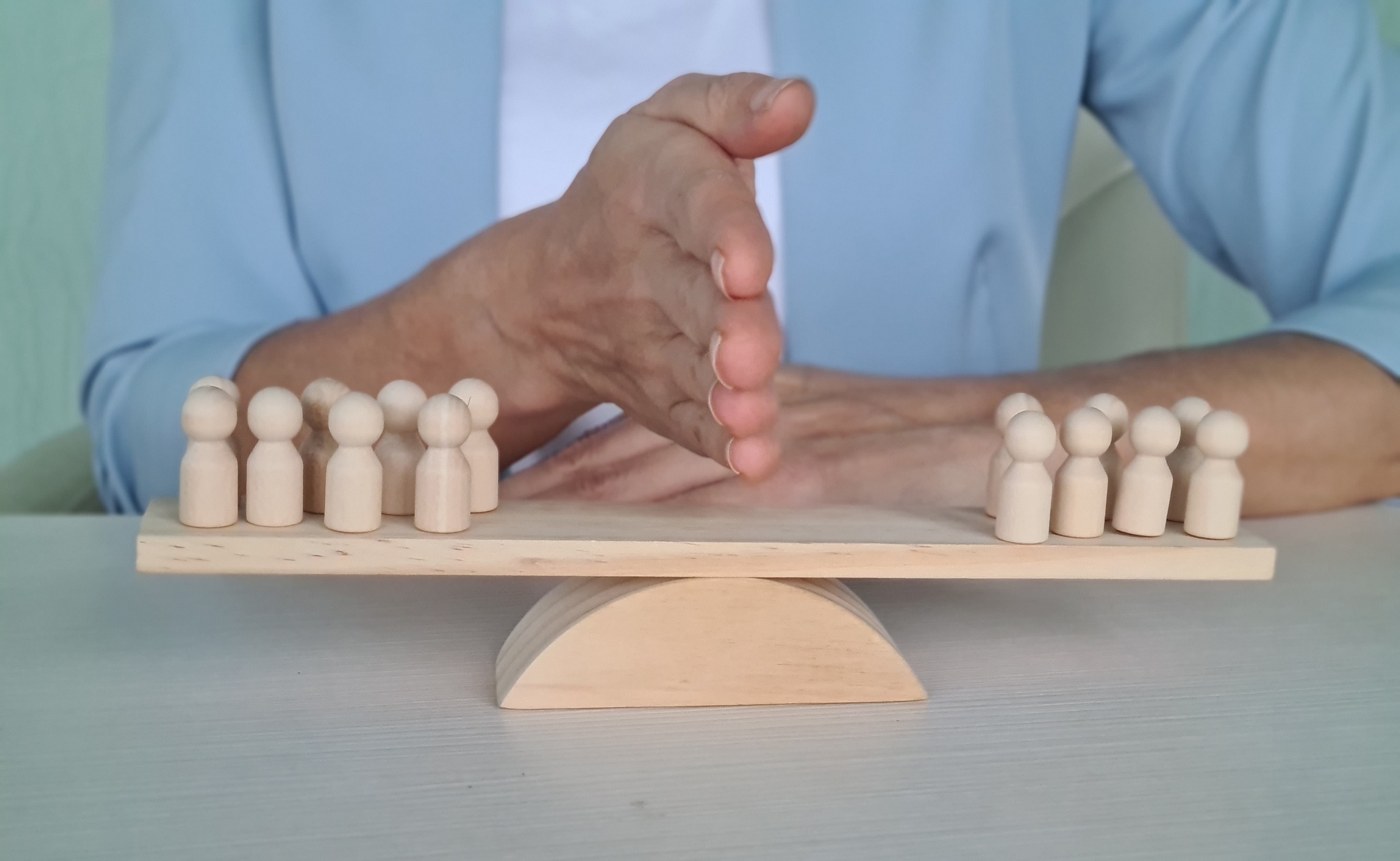 Polarización, discursos de odio, división en política, ellos contra nosotros