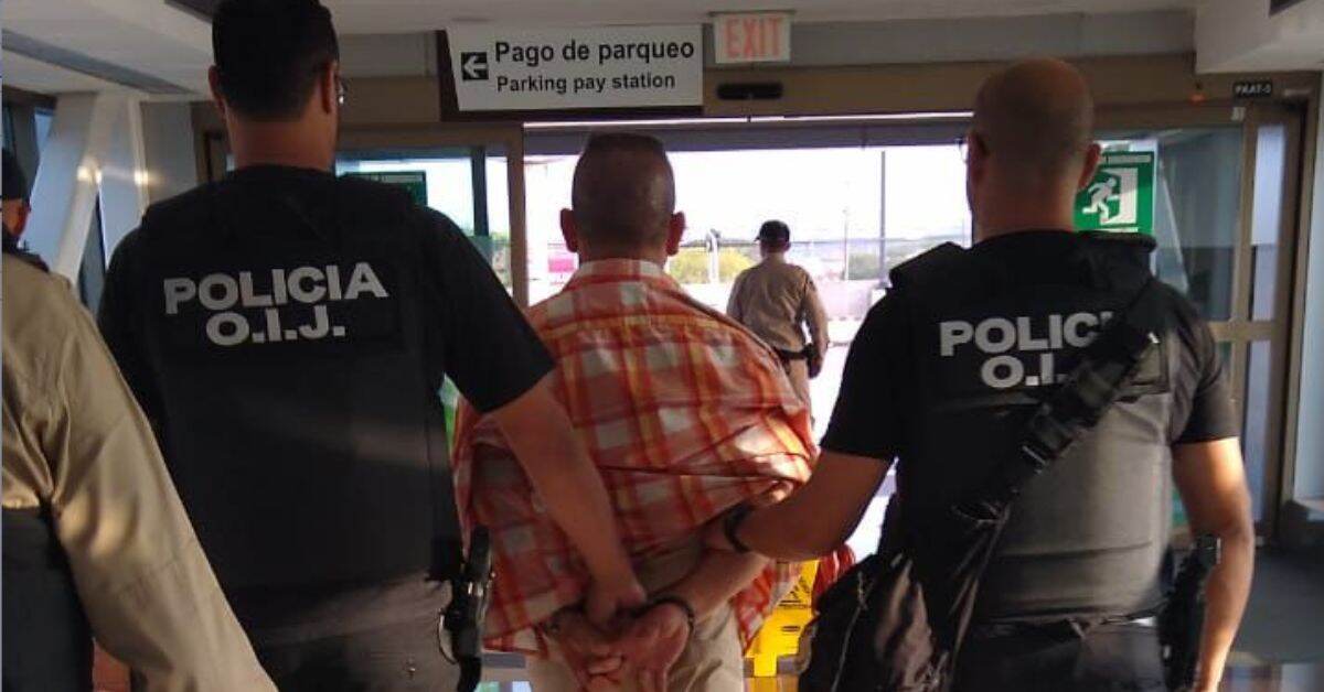 El Tribunal Penal de Alajuela condenó al exfuncionario a nueve años de prisión por compartir una imagen con contenido sexual infantil en 2020 y resistirse a su detención. Foto: Cortesía de OIJ