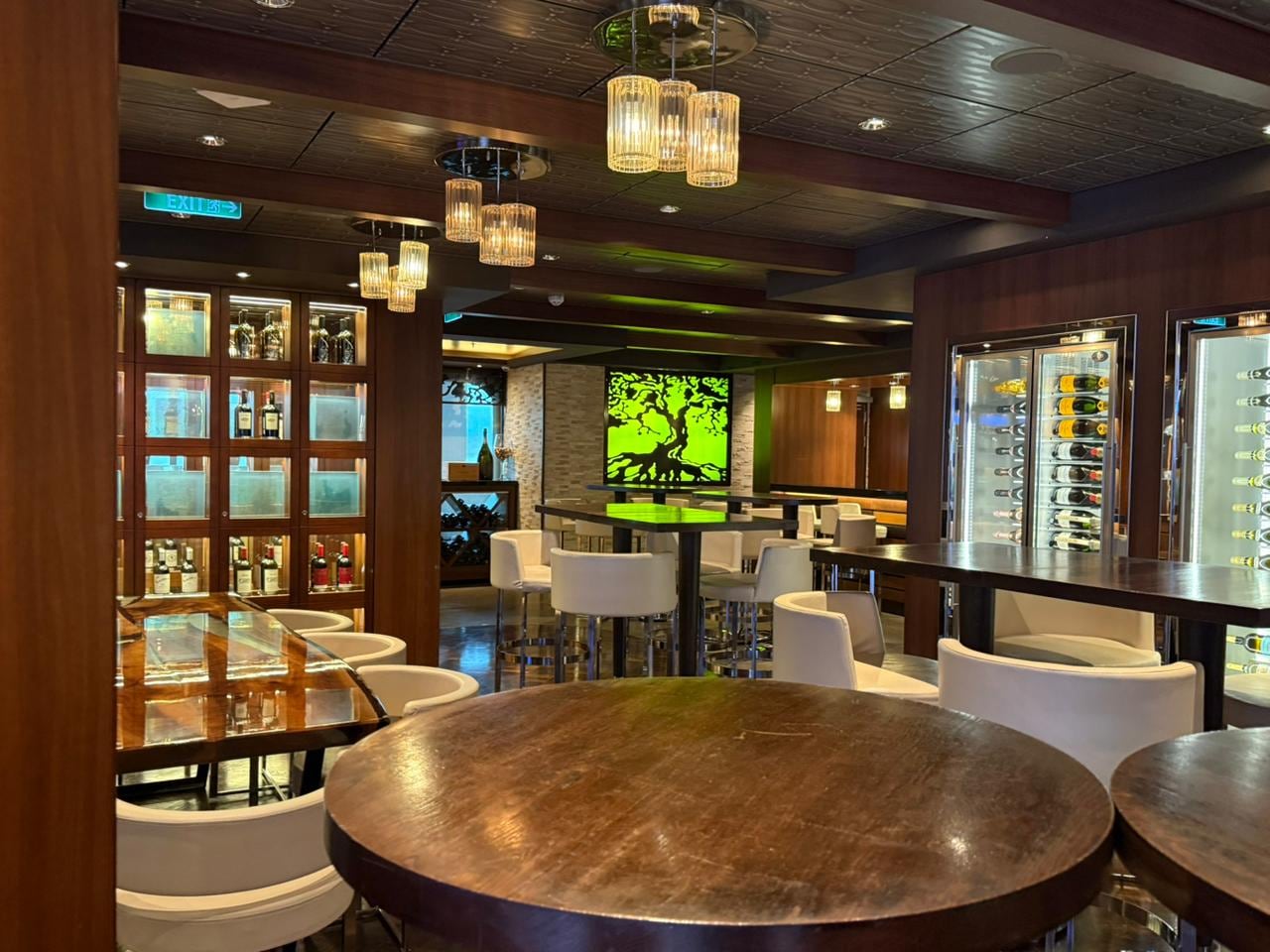 Interior del crucero Norwegian Escape.