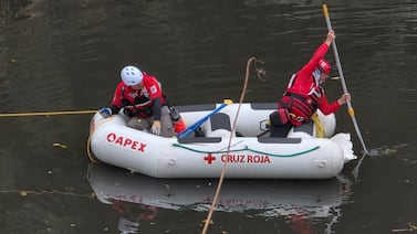 Cruz Roja encuentra a hombre arrastrado por el río Tiribí; contaminación del cauce dificultó la extracción