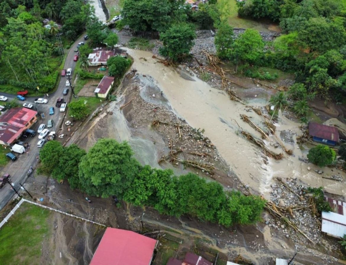 Las fuertes lluvias del miércoles provocaron 70 emergencias por inundaciones en el cantón de San Carlos, Alajuela.