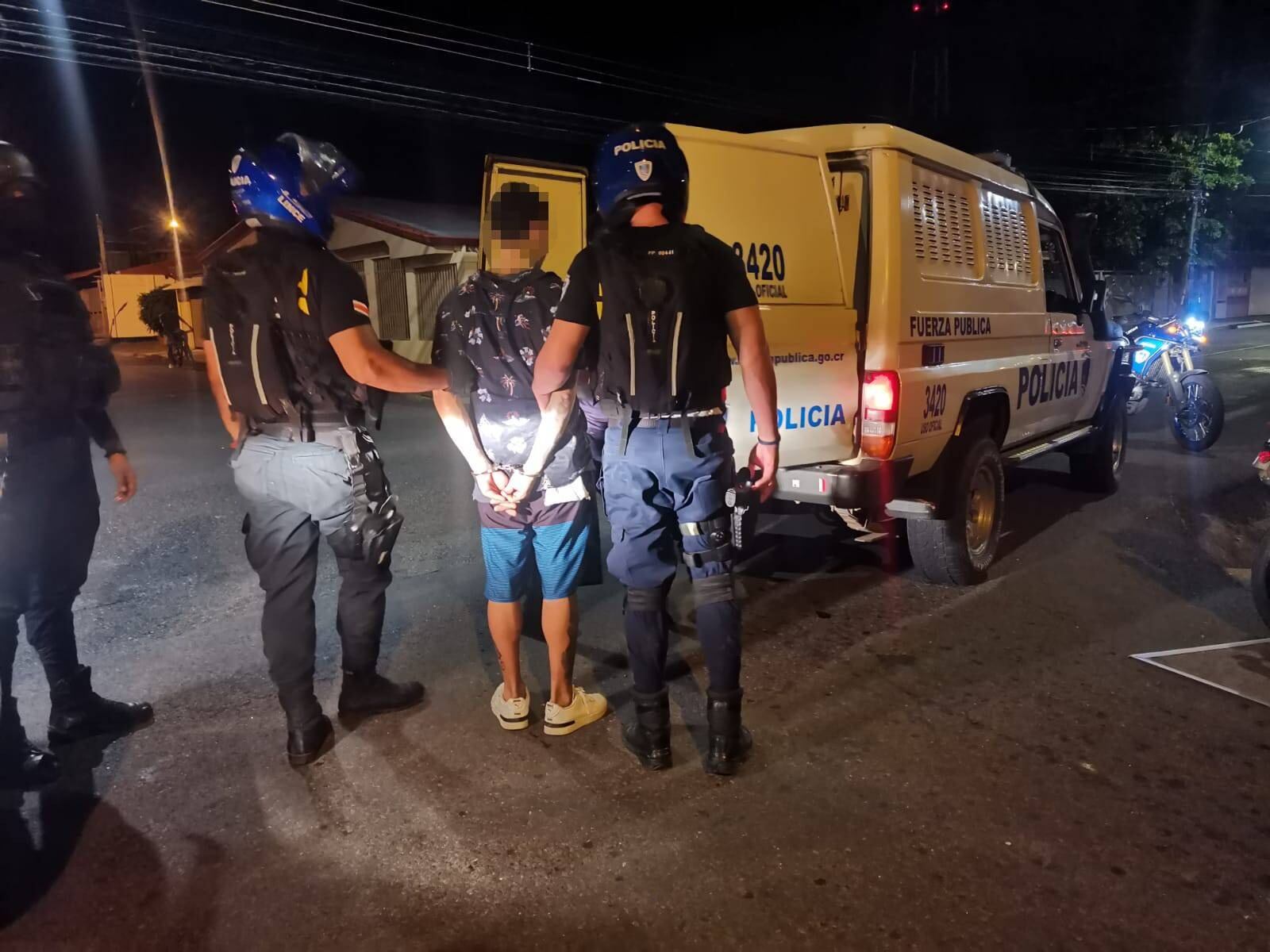 Un hombre de apellido Cajina, que tenía orden de captura por homicidio, fue detenido por la Fuerza Pública como sospechoso del mortal tiroteo en Cañas. Foto: Cortesía MSP.