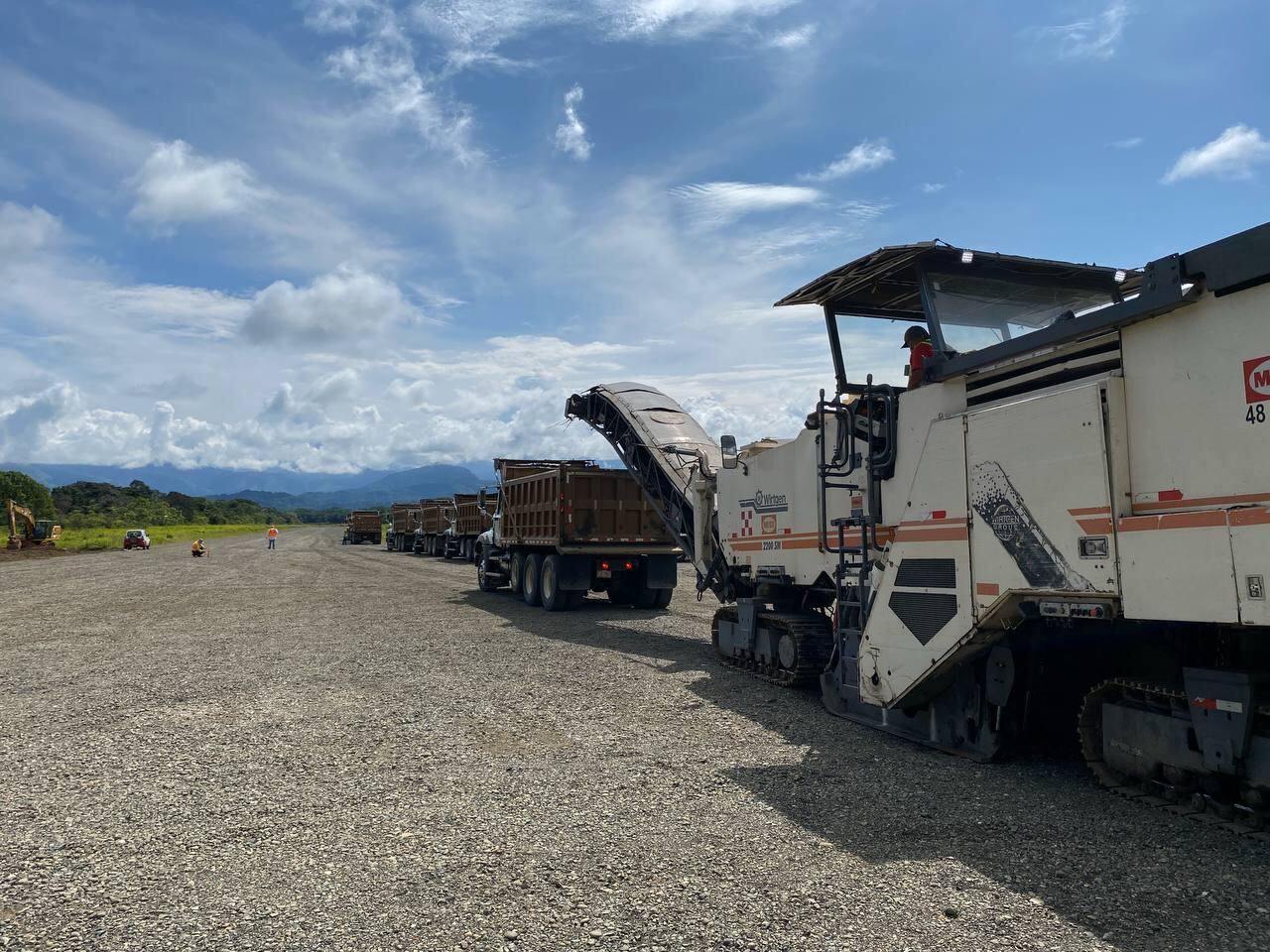 Las obras en la pista de aterrizaje del aeropuerto La Managua, en Quepos, se iniciaron este 5 de mayo y se terminarán en 116 días naturales. Foto: Cortesía
