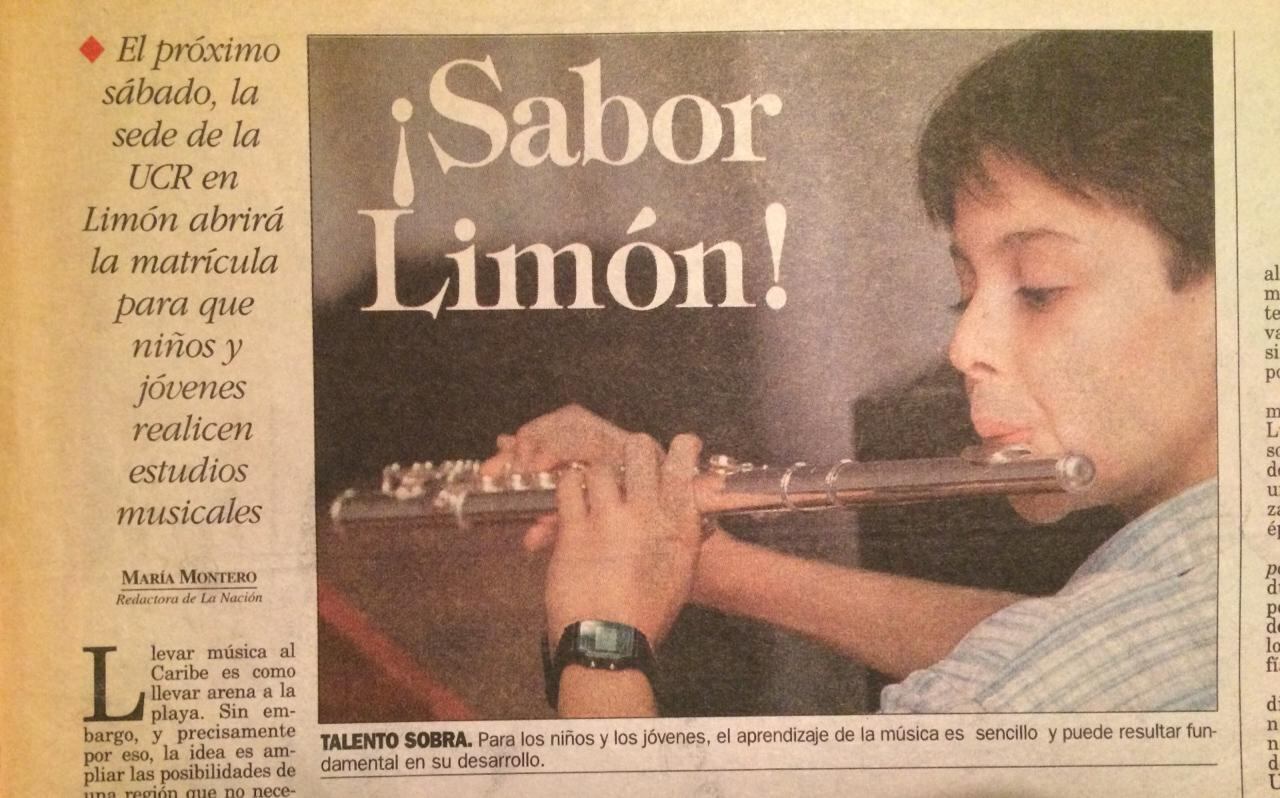 Cristian González Kharina se interesó desde pequeño en la flauta, instrumento en el que se profesionalizó. En la fotografía se muestra a González cuando tenía 10 años.