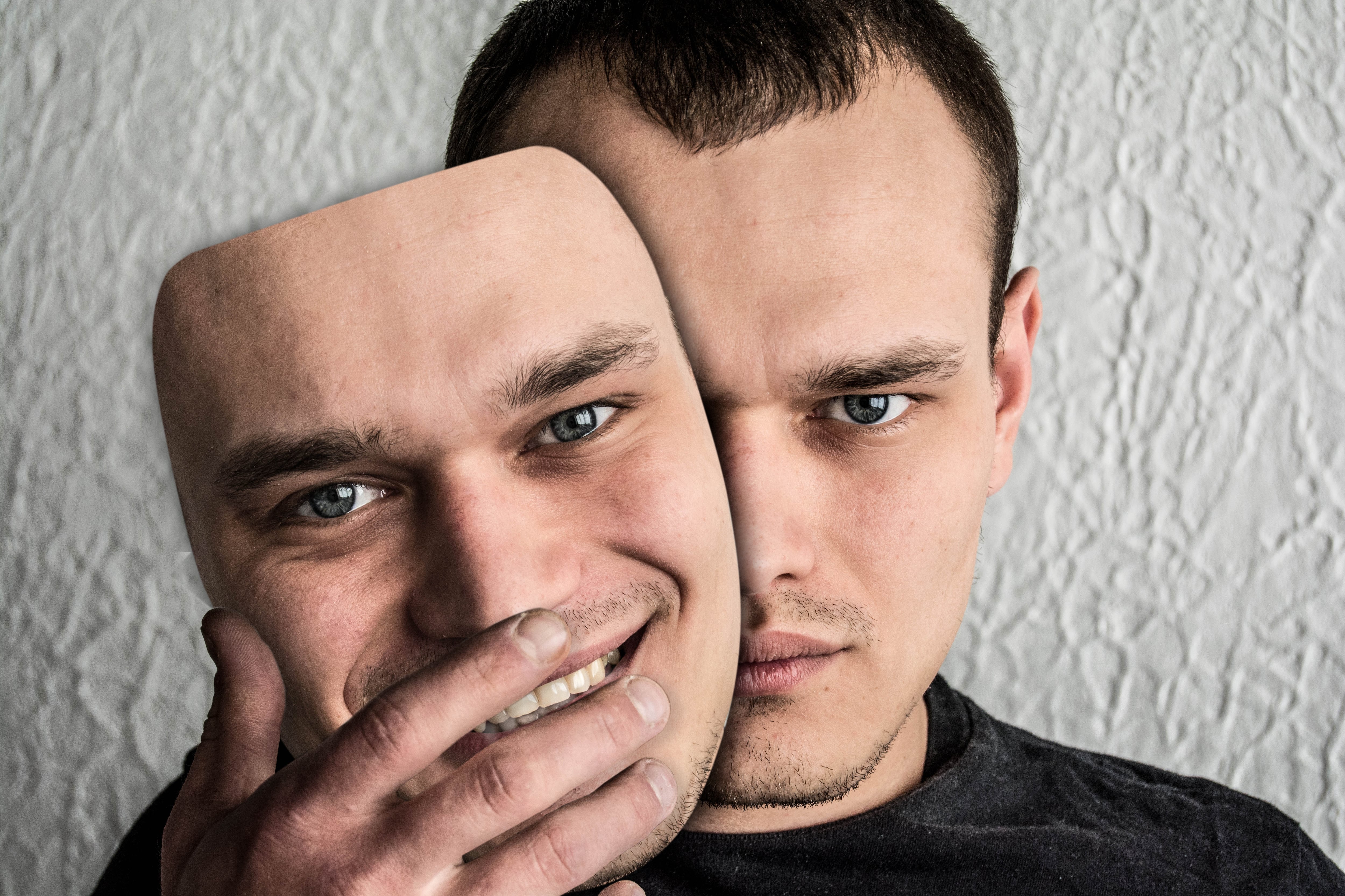 doble moral, doble cara, fingir, hipocresía, gente hipócrita, gente falsa