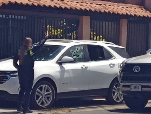 Las autoridades se apersonaron al lugar para acordonar la escena.